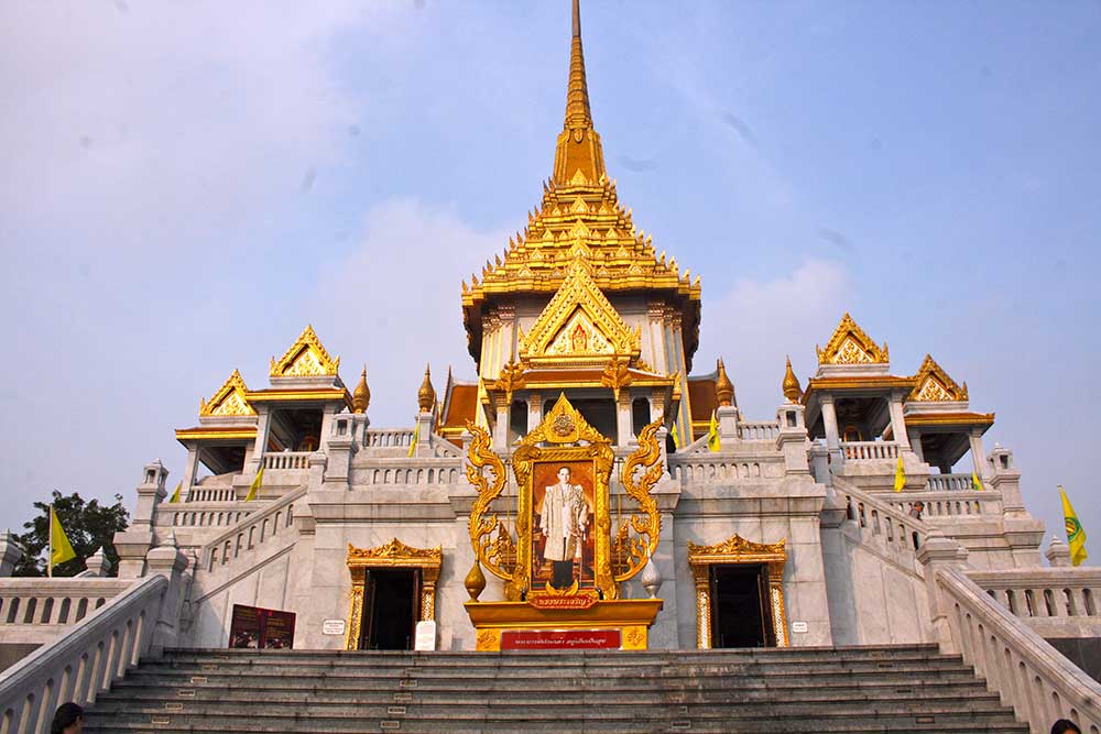Wat Traimit Temple